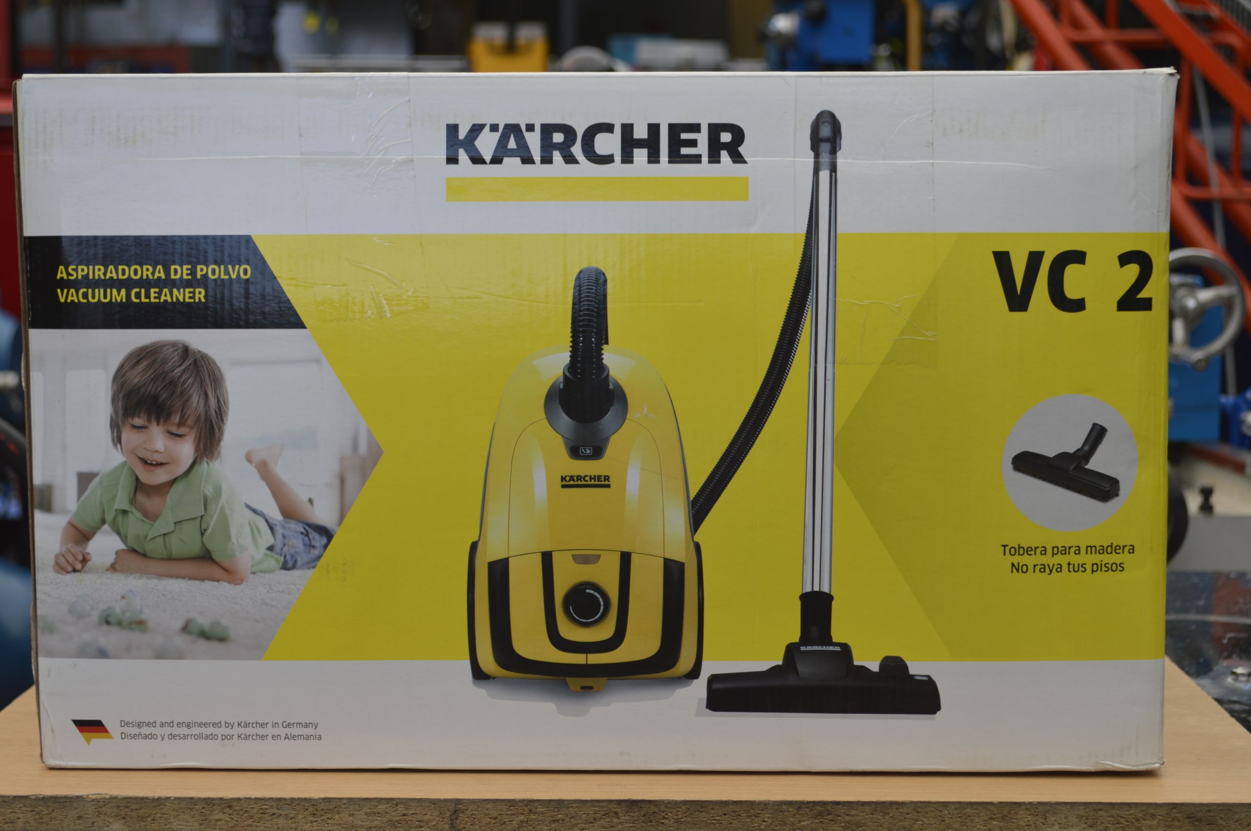 Kärcher - La VC2 además de contar con filtro HEPA, cuenta con un  compartimiento escondido para accesorios y cable retráctil. #aspiradora  #pisos #limpieza #economía #alergias