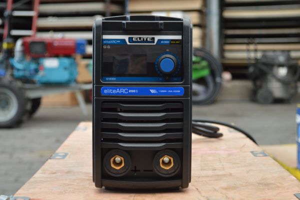 Soldadora Elite ARC200s Inverter 220Amp 110/220v - Imagen 2