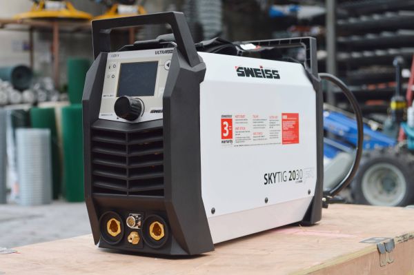 Soldadora Sweiss Skytig 2030FX 200Amp HF DC 110/220v - Imagen 3