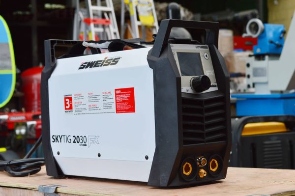 Soldadora Sweiss Skytig 2030FX 200Amp HF DC 110/220v - Imagen 2