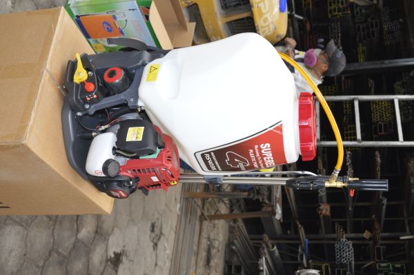Bomba Fumigar Superelit Motor 4Tiempos 26 Litros - Imagen 4