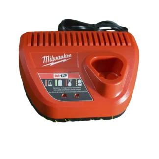cargador Milwaukee M12 120V 3A